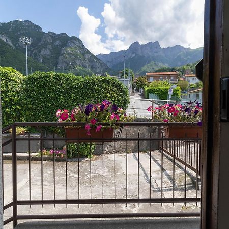 Mamma Ciccia Holiday Home - Mountains & Lake Манделло-дель-Ларіо Екстер'єр фото