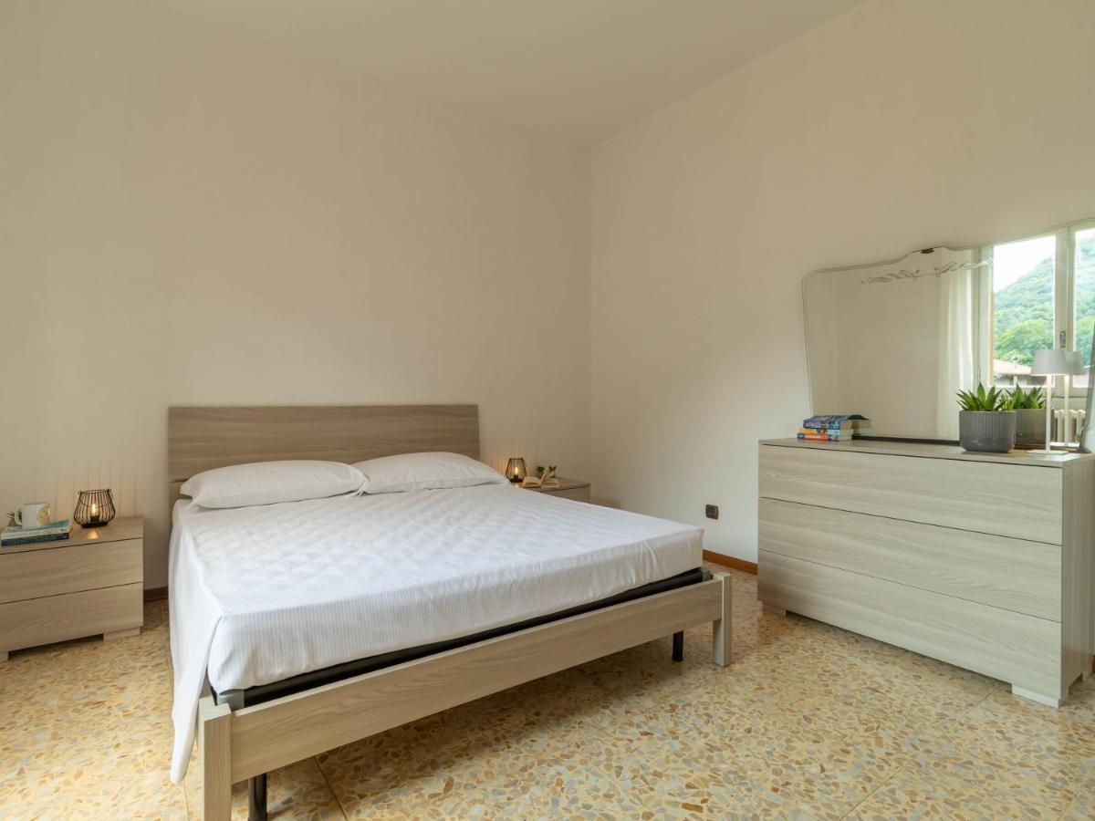 Mamma Ciccia Holiday Home - Mountains & Lake Манделло-дель-Ларіо Екстер'єр фото